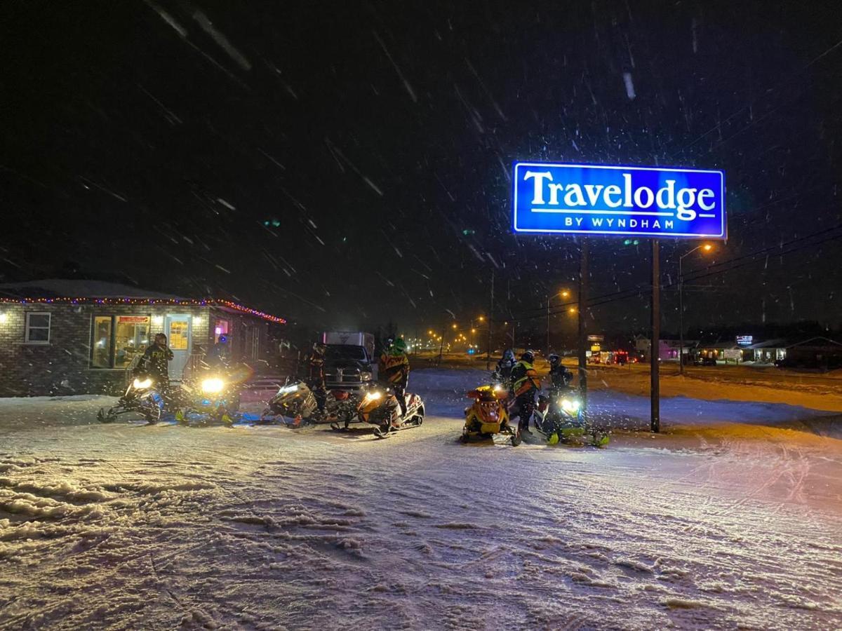 Travelodge By Wyndham Cochrane Exterior photo